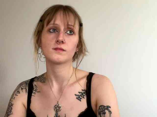 LaraWetDream webcam