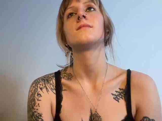 LaraWetDream webcam