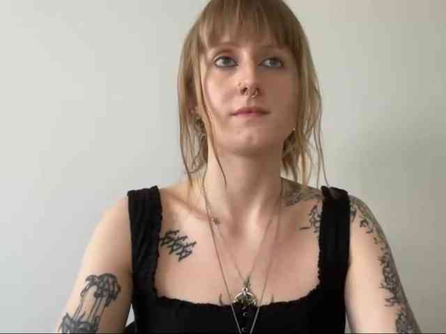 LaraWetDream webcam