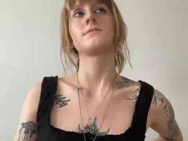 LaraWetDream webcam