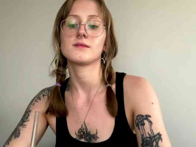 LaraWetDream webcam