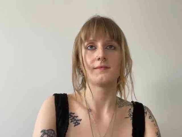 LaraWetDream webcam