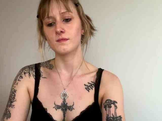 LaraWetDream webcam