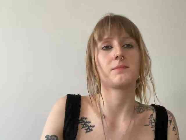 LaraWetDream webcam