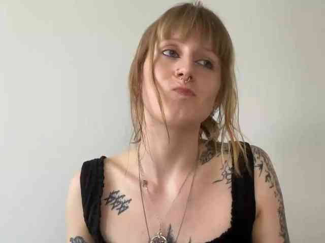 LaraWetDream webcam