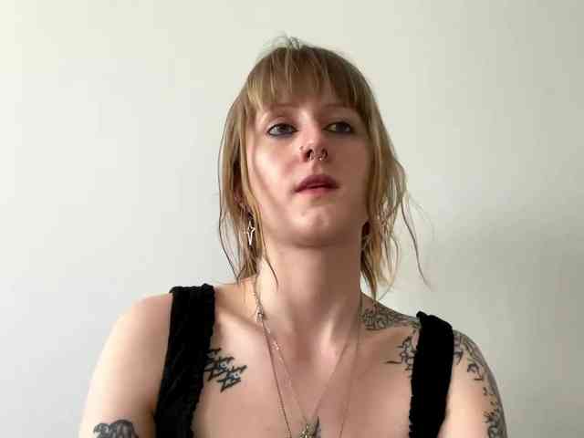 LaraWetDream webcam