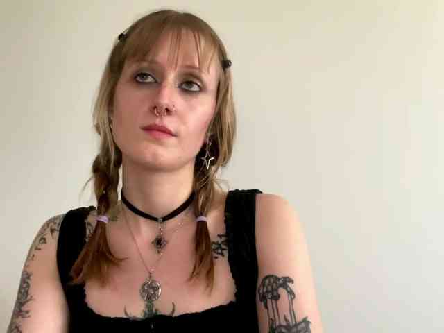 LaraWetDream webcam