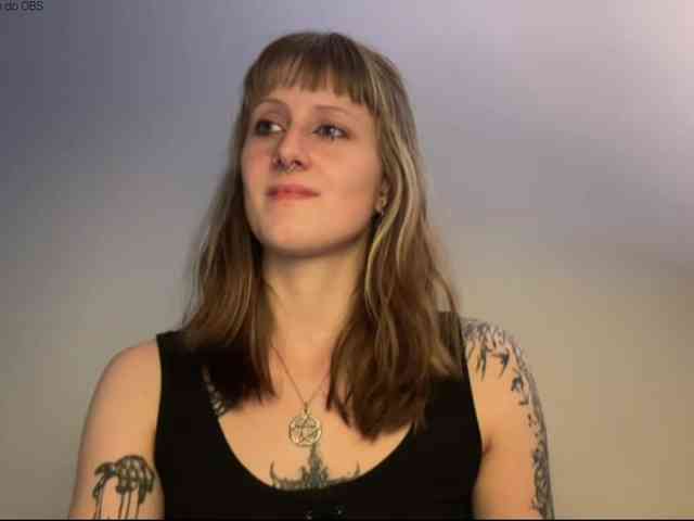 LaraWetDream webcam