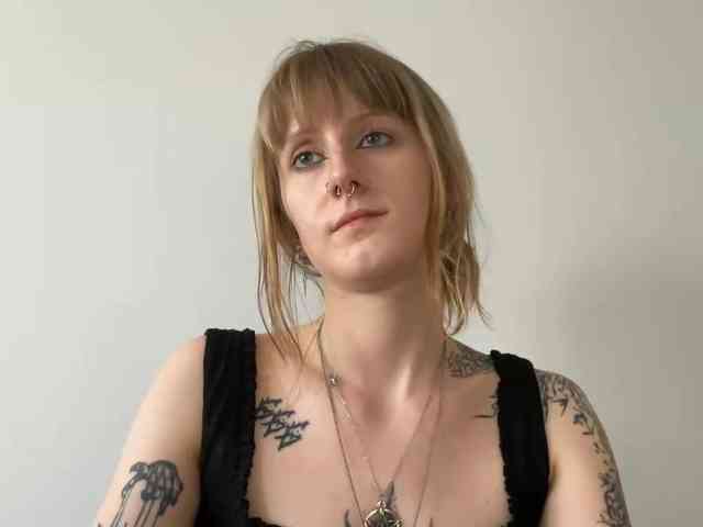 LaraWetDream webcam