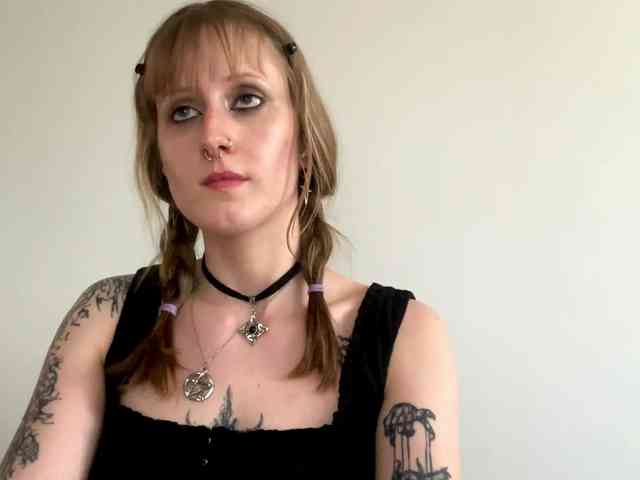 LaraWetDream webcam
