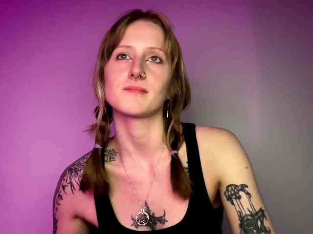 Model: LaraWetDream