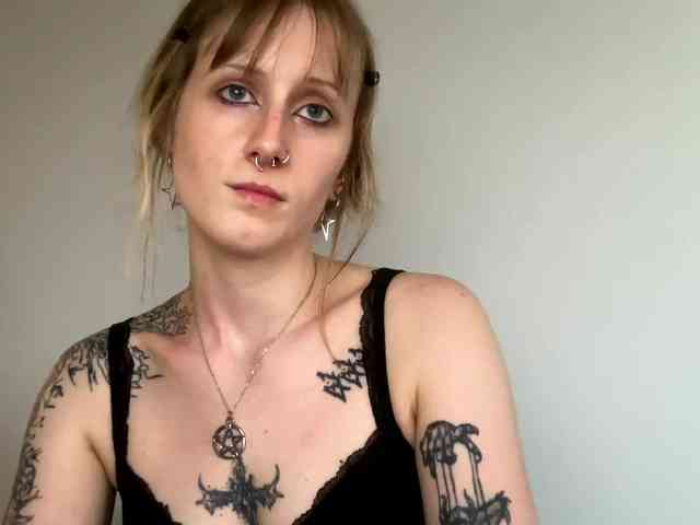 LaraWetDream webcam
