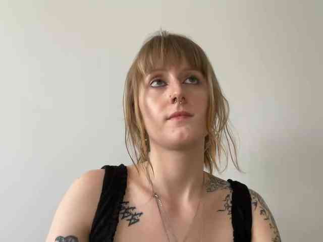 LaraWetDream webcam