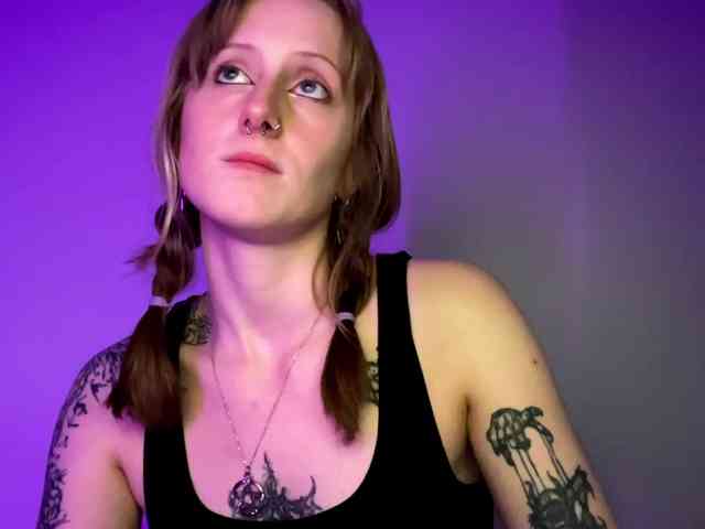 Model: LaraWetDream