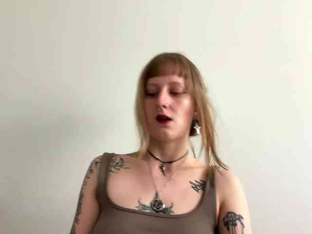 LaraWetDream LaraWetDream