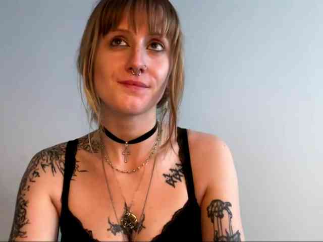 LaraWetDream webcam
