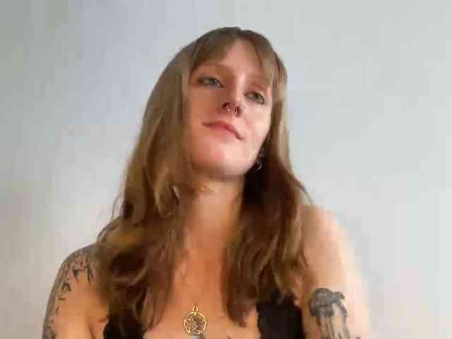 LaraWetDream webcam
