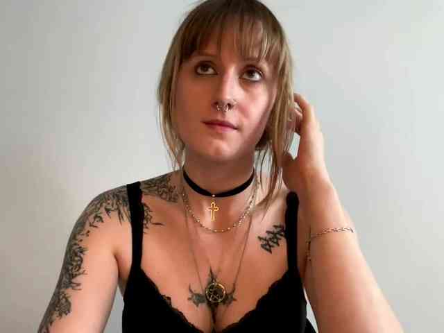 LaraWetDream LaraWetDream