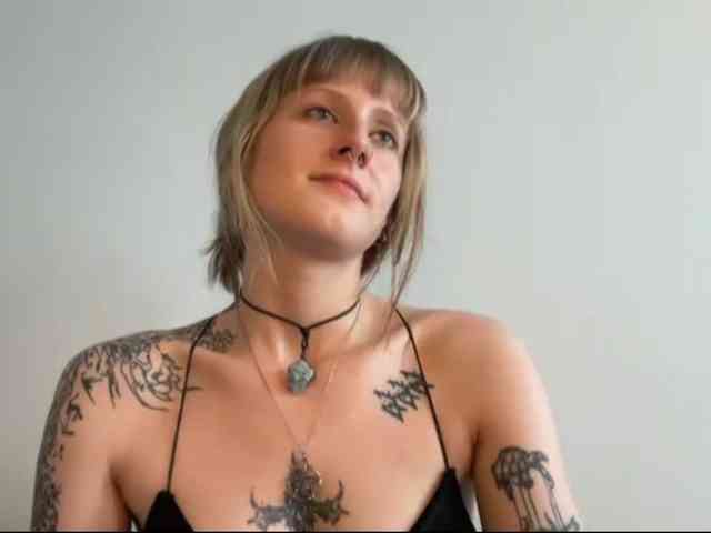 LaraWetDream webcam
