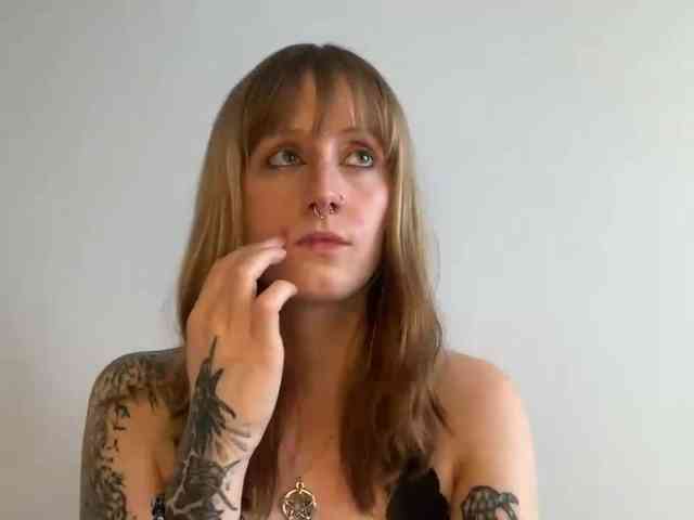 LaraWetDream webcam