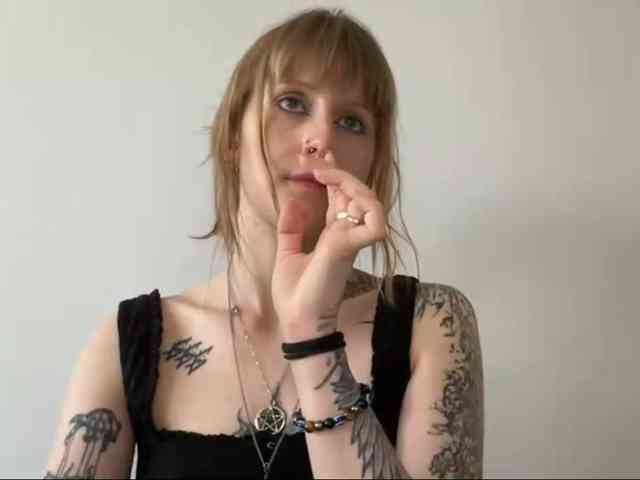 LaraWetDream webcam
