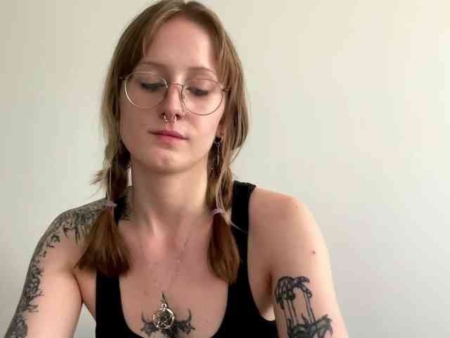 LaraWetDream webcam