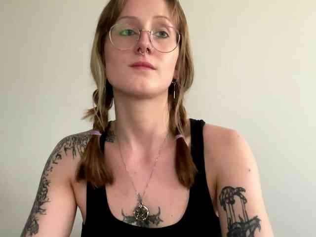 LaraWetDream webcam