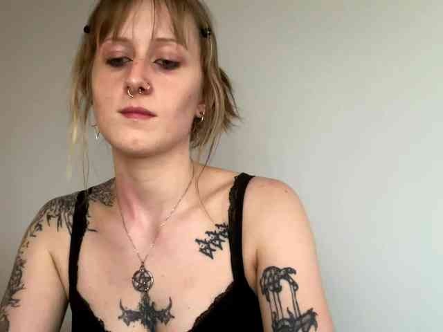 LaraWetDream webcam