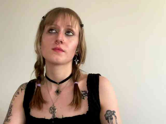 Model: LaraWetDream