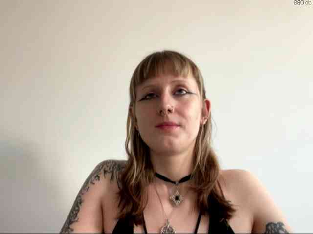 LaraWetDream webcam