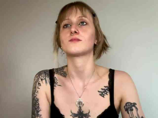 LaraWetDream webcam
