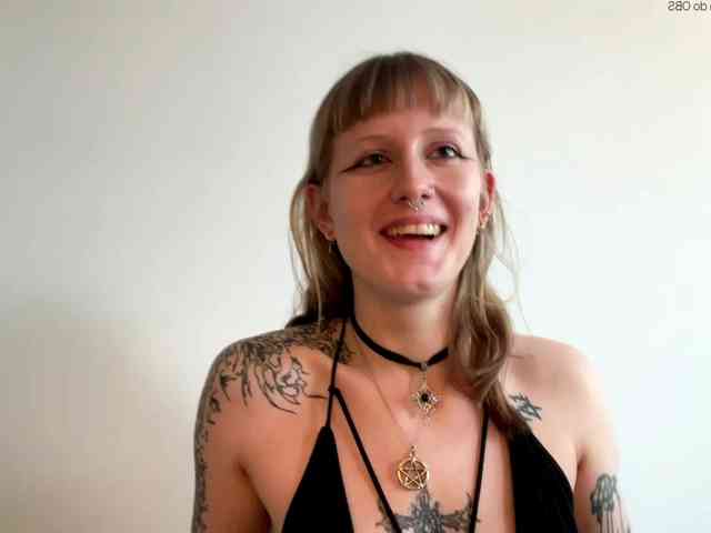LaraWetDream webcam