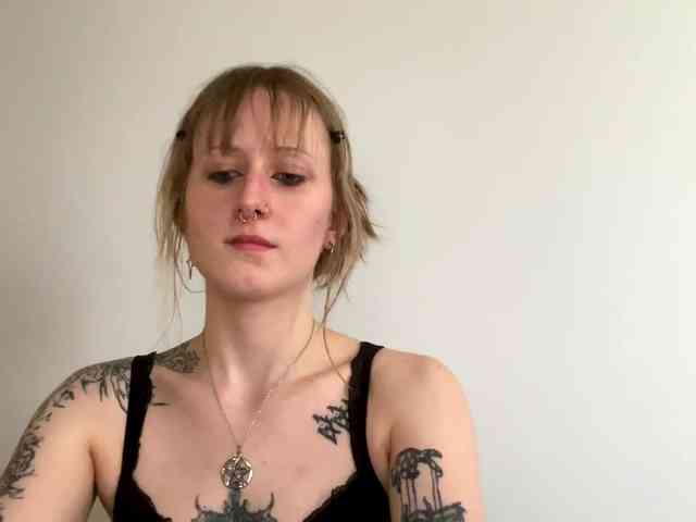 Model: LaraWetDream