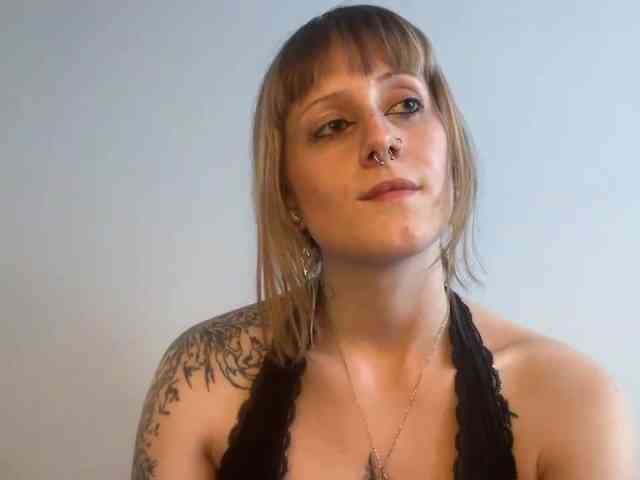 LaraWetDream webcam
