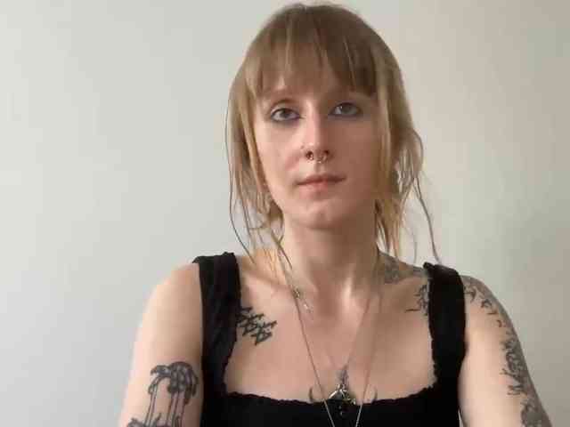 LaraWetDream webcam