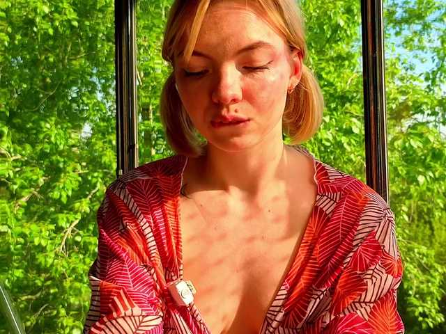 le modèle Melinakittyy est en webcam porno dans un show sur le site bongacams, il possède les tags suivants: White/Caucasian,Blonde,Shaved