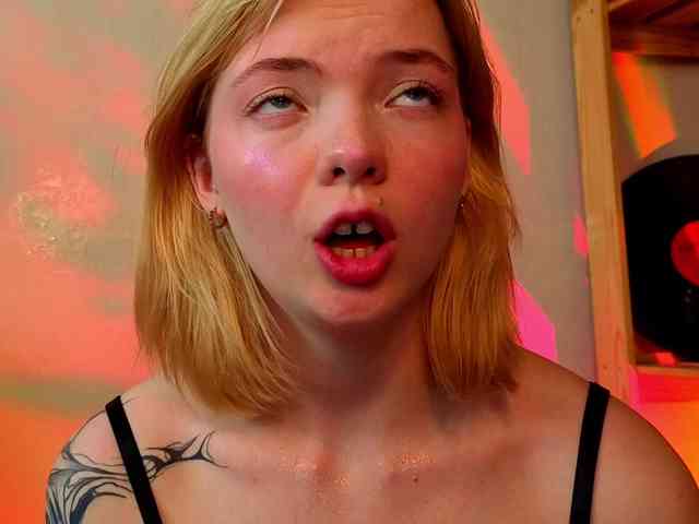 Melinakittyy webcam