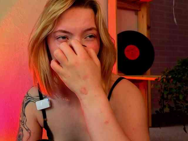 Melinakittyy webcam