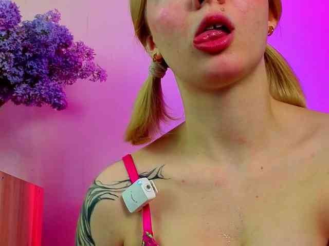 Melinakittyy webcam