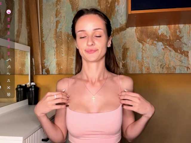 LudivinaCarrilo live cam on BongaCams