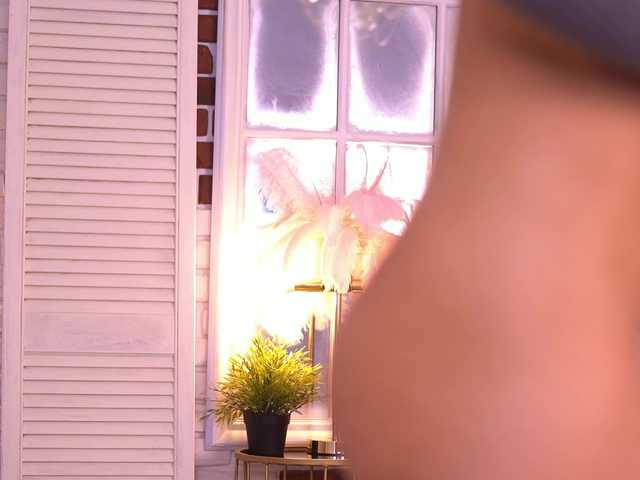 MetishaDusk live cam on BongaCams