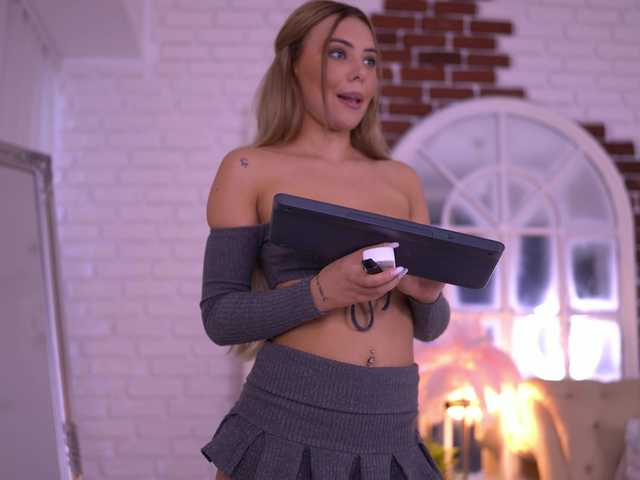MetishaDusk live cam on BongaCams