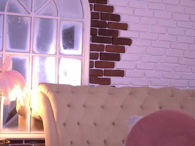 MetishaDusk live webcam show
