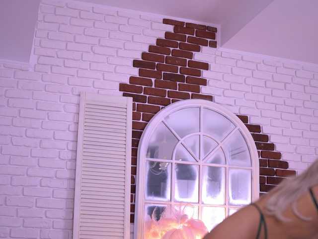 MetishaDusk live cam on BongaCams