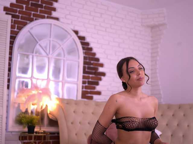 MetishaDusk live cam on BongaCams