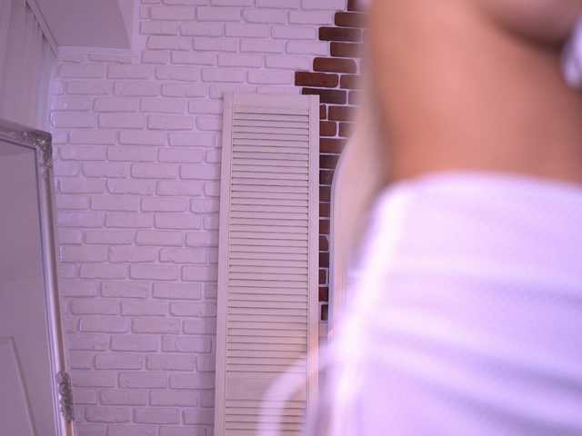 MetishaDusk live webcam show