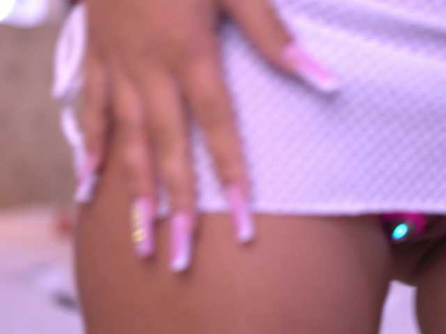 MetishaDusk live cam on BongaCams