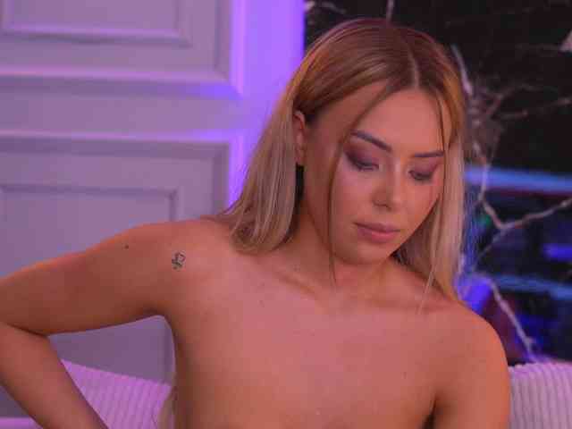 MetishaDusk webcam