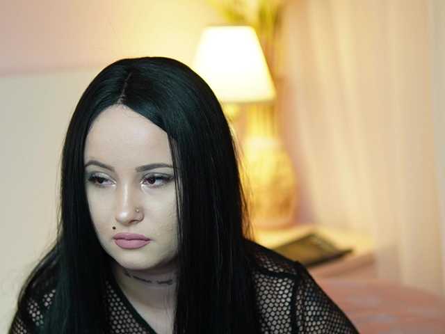 AdelineMoon live cam preview