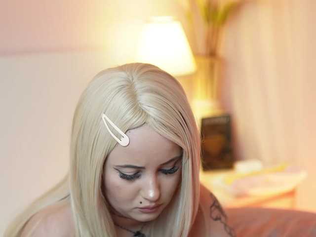 AdelineMoon live cam on BongaCams